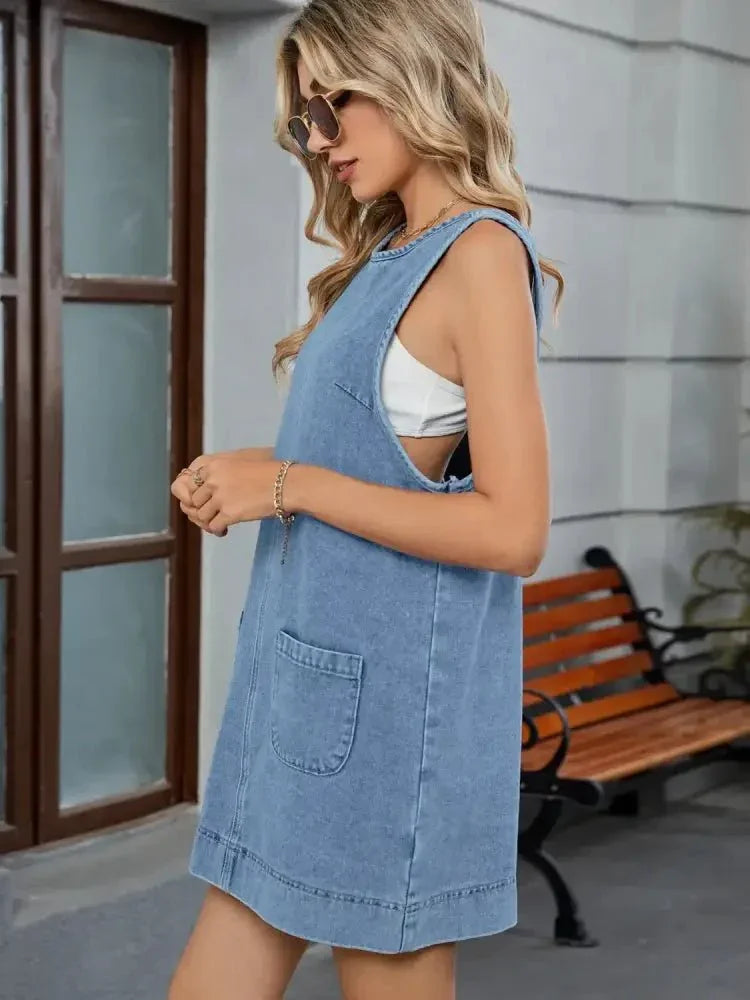 Round Neck Denim Overall Dress - Update AvenueDenim Dresses & SkirtsTrendsi10010047138701910010047138701924b627a0 - 4f75 - 47d9 - 9f09 - de07c4f01857 - Max - OriginLight Blue