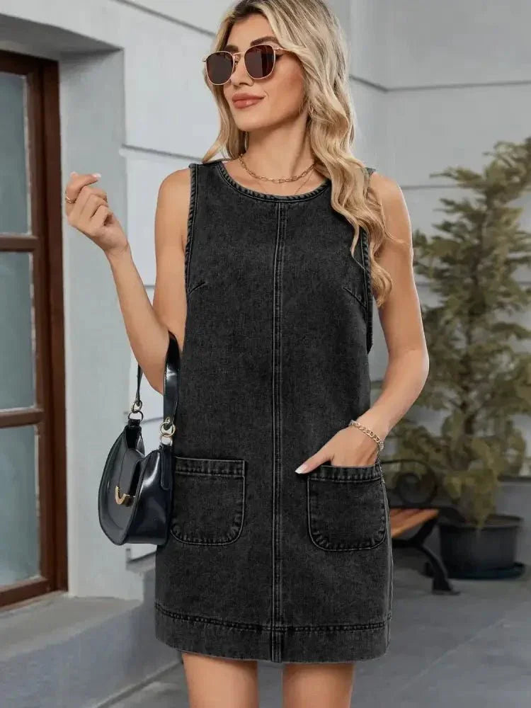 Round Neck Denim Overall Dress - Update AvenueDenim Dresses & SkirtsTrendsi1001004713870691001004713870697bd84876 - da1a - 41f6 - a91b - ff962163b63e - Max - OriginBlack