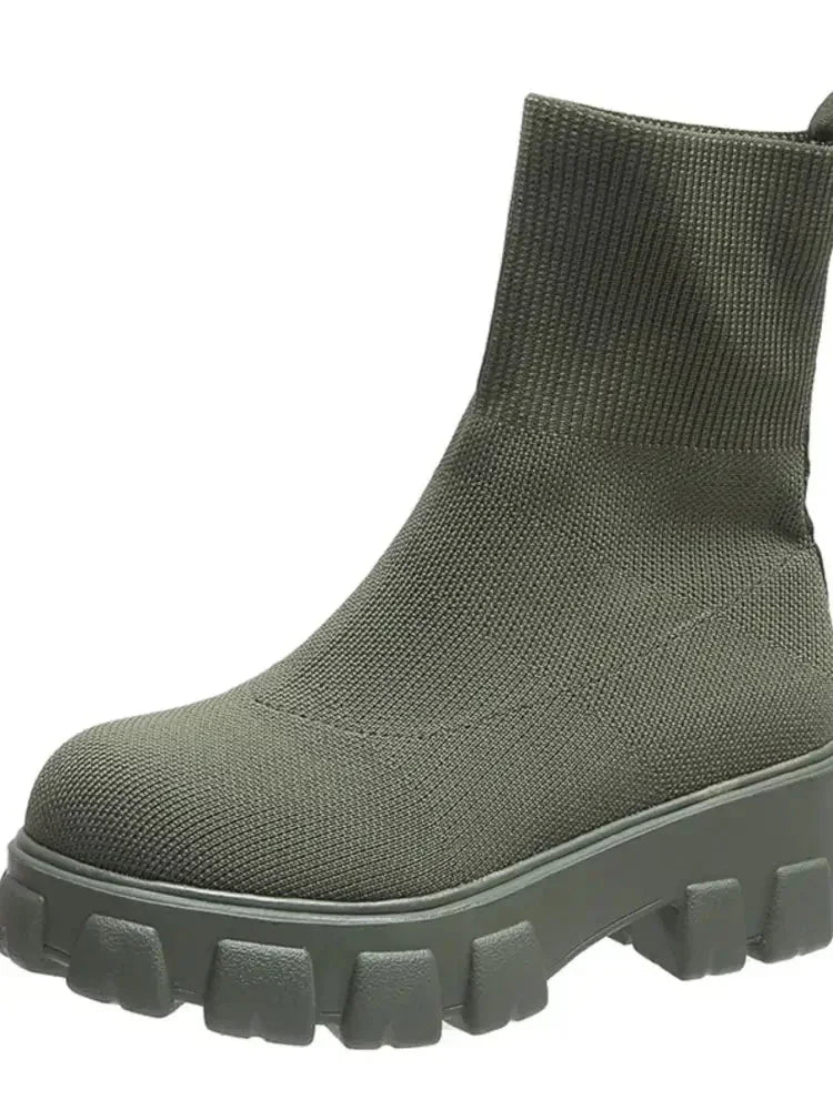 Round Toe Platform Boots - Update AvenueTrendsi100600764735835100600764735835Round Toe Platform BootsGreen