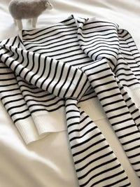 Striped Contrast Knit Wrap