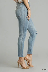 Umgee 5-Pockets Distressed Detail Stretch Denim Skinny Jeans with Unfinished Hem