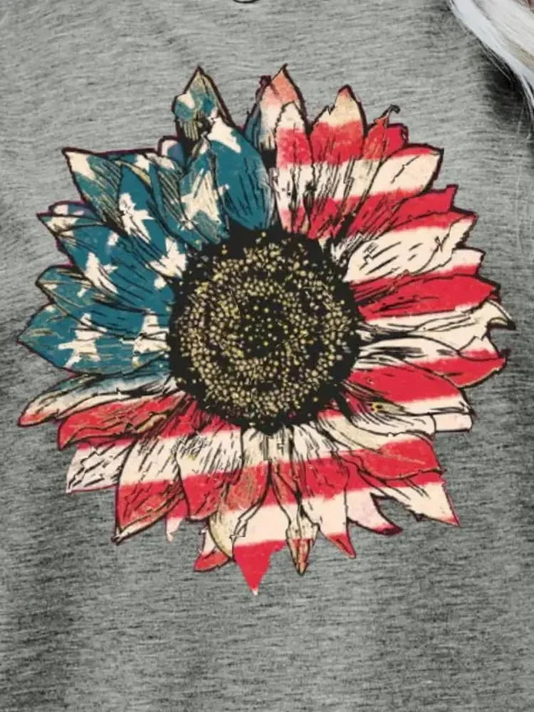 US Flag Flower Graphic Tee - Update AvenueHonor the Stars and StripesTrendsi1001019701577511001019701577518a25bb78eecc469ebb002d8a6ecb3956 - MaxMid Gray
