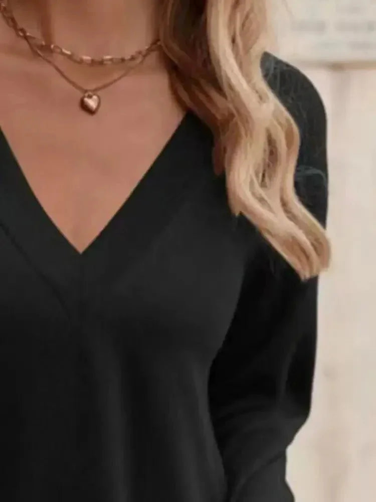 V - Neck Long Sleeve T-Shirt - Update AvenueT-ShirtsTrendsi1001002481102771001002481102770c9946a2 - ce37 - 4365 - 824b - 0aeb59c8bab1 - Max - OriginBlack