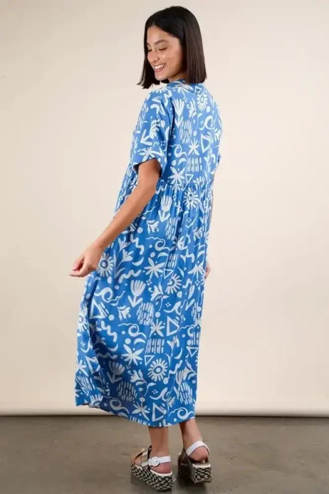 VERY J Plus Size Oversized Printed Shirt Midi Dress - Update AvenueEffortless Elegance: DressesTrendsi1001003976112911001003976112917b74bd6d27aa4d55b4c4fd2bcf558fc5 - Max - OriginBlue Mix