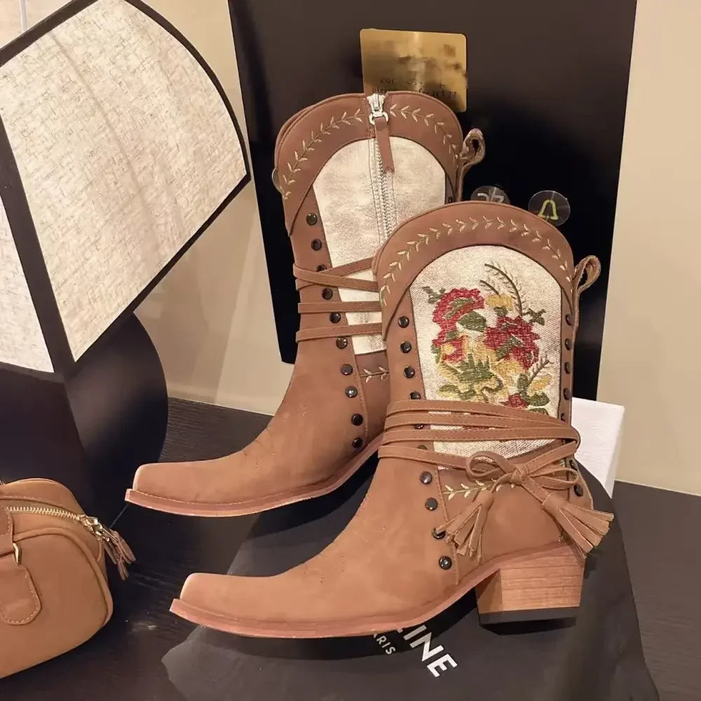 Vintage Floral Embroidered Western Cowgirl Boots